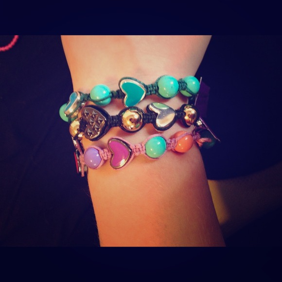 NWT Teal hearts and beads layering bracelet