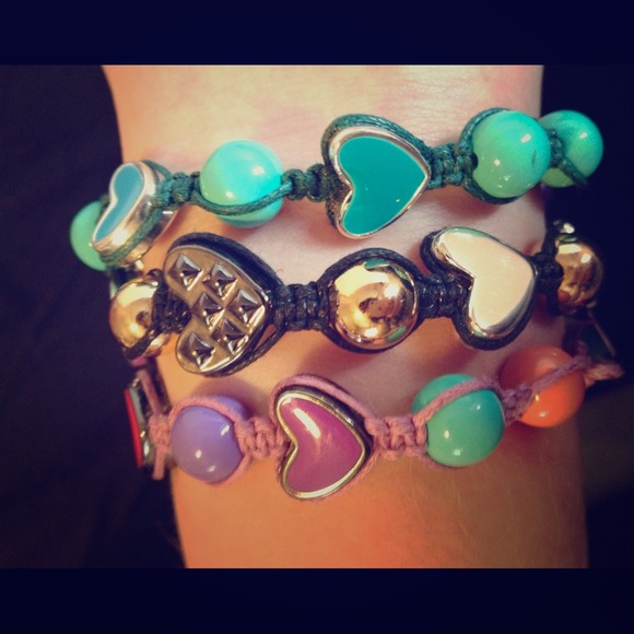 NWT Black hearts and beads layering bracelet