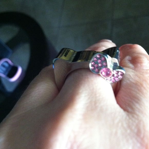 ✋SOLD✋💗Hello Kitty Ring💗 - Picture 3 of 4