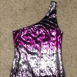 Multicolored sequined shoulder dress!