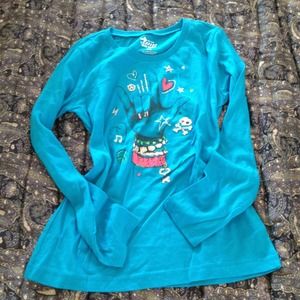 Girls long sleeve tshirt