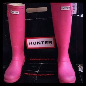 ❤ SOLD to @melanyyv ❤Hunter Rain Boots - Pink