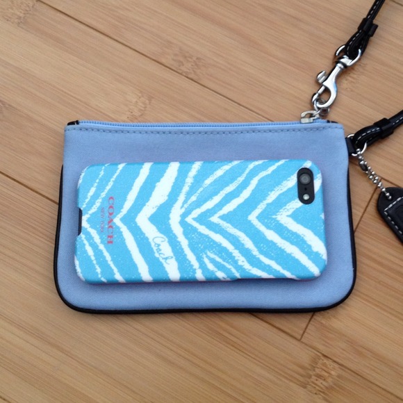 πHOST PICKπCoach Blue Wristlet Leather Trim - Picture 3 of 3