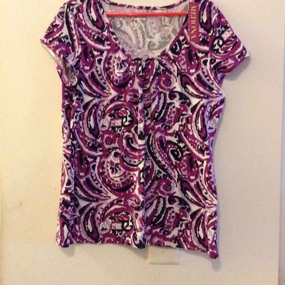 Brand new shirt 95% cotton 5% spandex