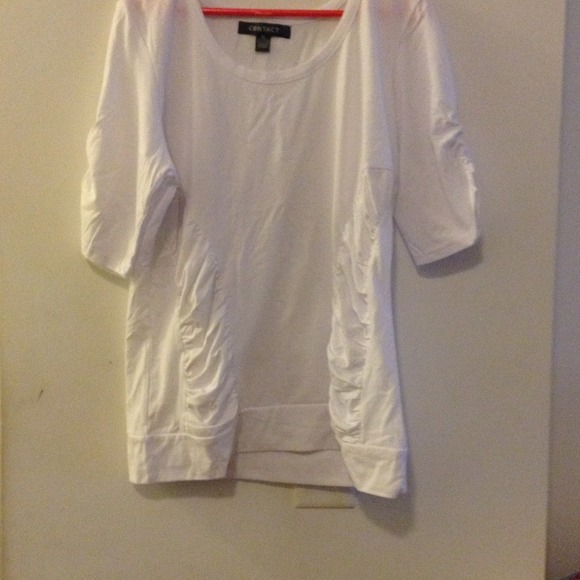 White elbow length sleeve shirt