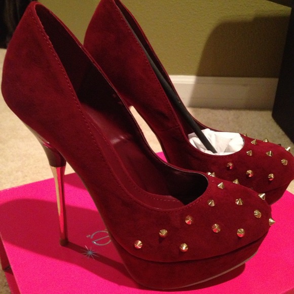 📌SOLD- Additional photos of sexy red stiletto