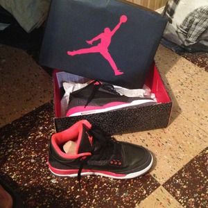 Jordan's retro 3s