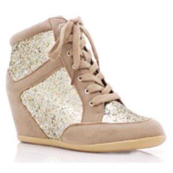 *SOLD*👏 Glitter High Top Lace Up Wedge Sneaker