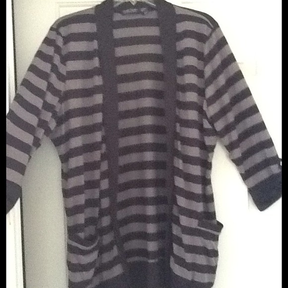*SOLD IN BUNDLE* BLACK & GREY STRIPE OPEN CARDIGAN - Picture 3 of 3