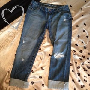 reserved-ADORABLE denim capris 💗💙