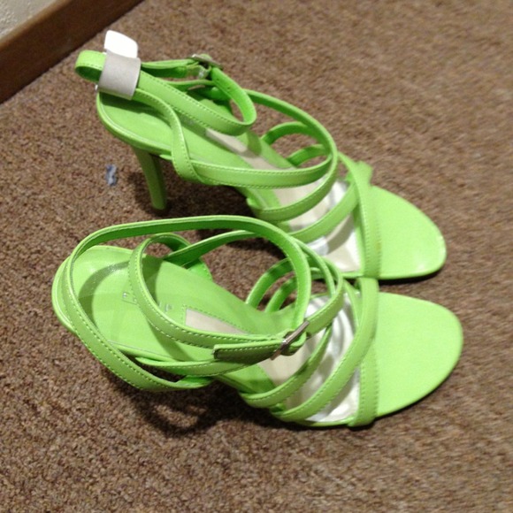 Sandal - Picture 3 of 4