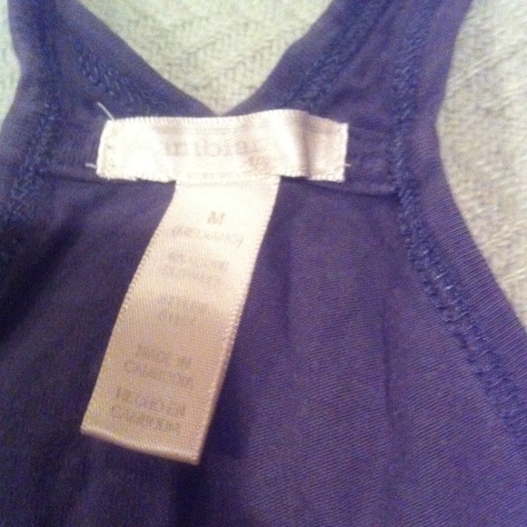 Tank tops - Picture 2 of 3