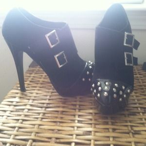 Stud toe ankle booties