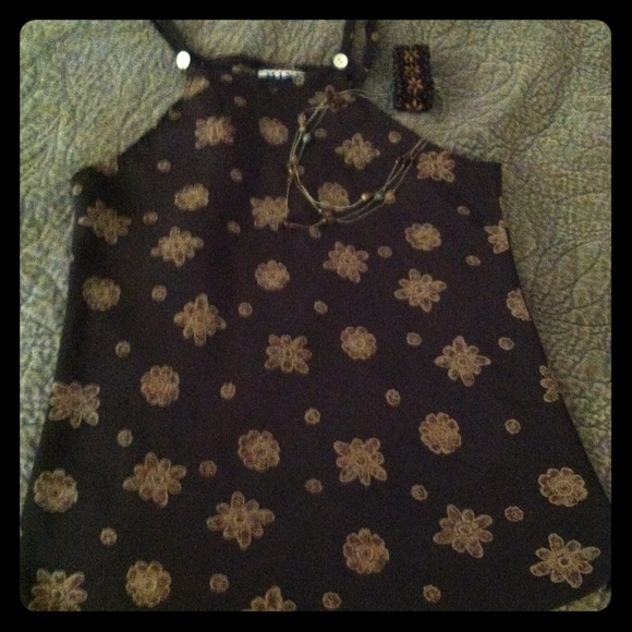 Olive floral pattern top size XS