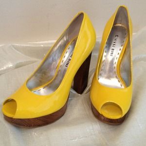 ✨Gianni Bini Yellow Heels✨HOLD