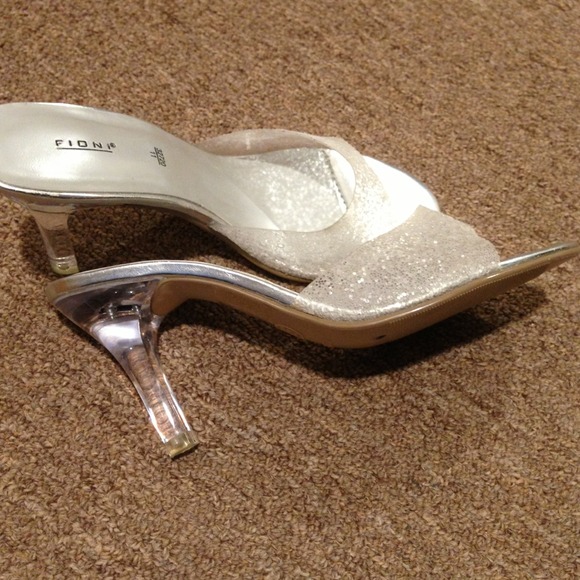 Shoe - Picture 3 of 3