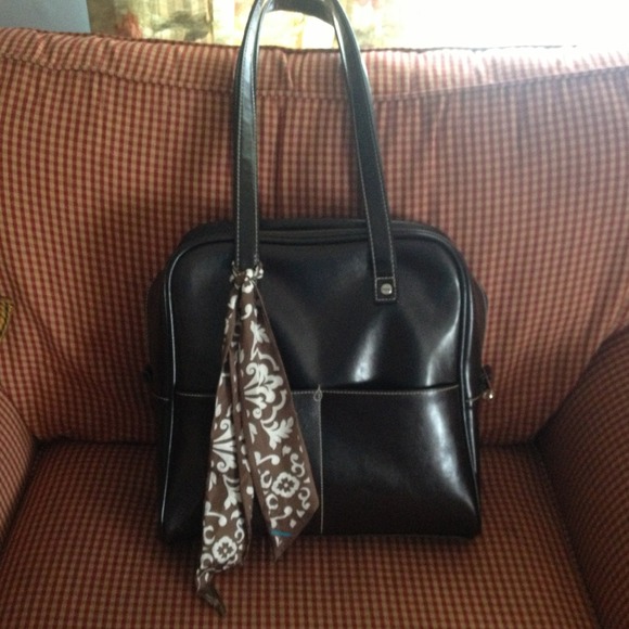 Long strap dark brown leather thirty one purse