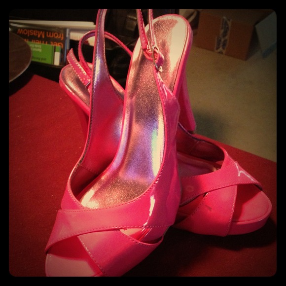 ** REDUCED ** Hot pink passion!