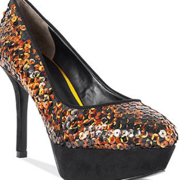 Nine West Mendoza Platform Pumps