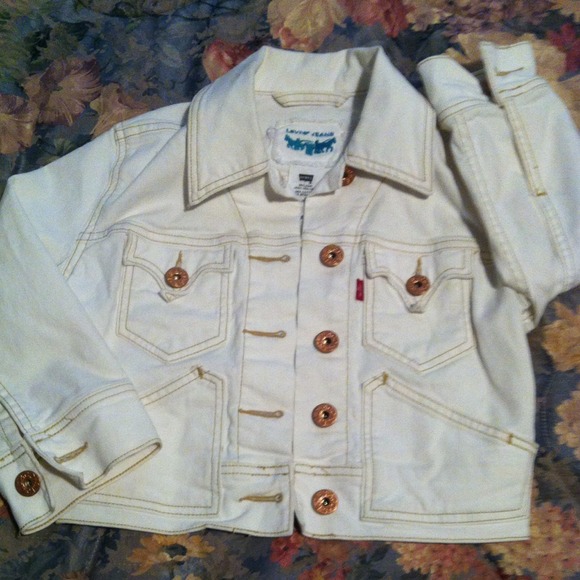 Levi white denim jacket 🔴Reduced🔴