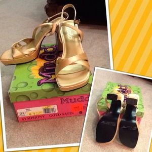 REDUCED! Never worn gold sandals