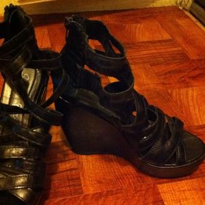 Gladiator wedge sandals🌺