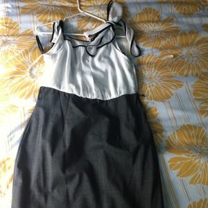 White and charcole knee length dress w/ bow accent