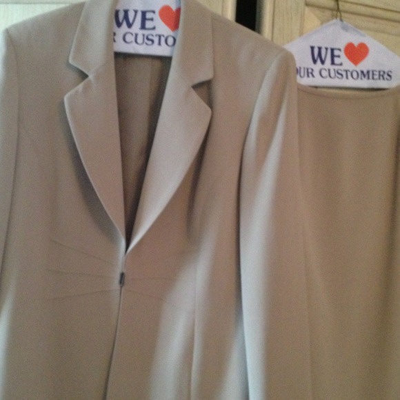 Dresses & Skirts - New listing: beautiful suit