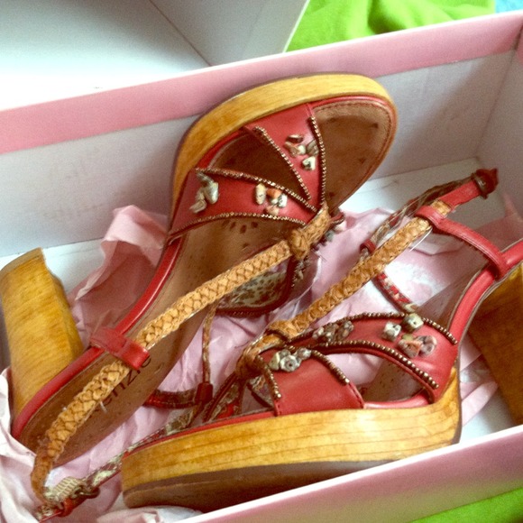 Platform heels! Kenzie shoes. Original box! - Picture 1 of 4
