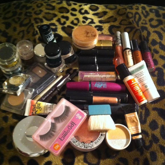 Accessories - GONE!! <3