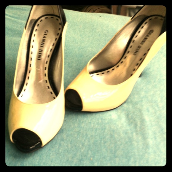 Gianni bini peep toe heels!