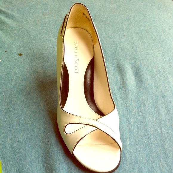 Laura Scott shoes! Light wear but great for work!