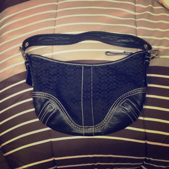 Genuine Coach Black Shoulder Bag (Small)