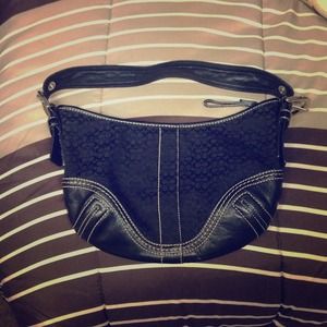 Genuine Coach Black Shoulder Bag (Small)