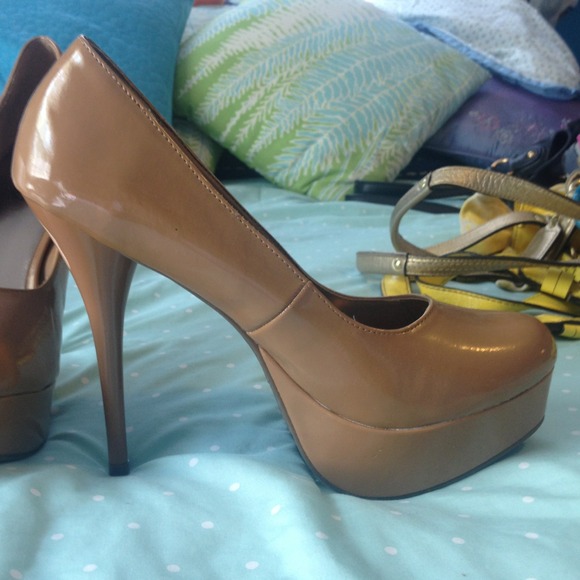SOLD IN BUNDLE Nude Charlotte Russe pumps. - Picture 3 of 4