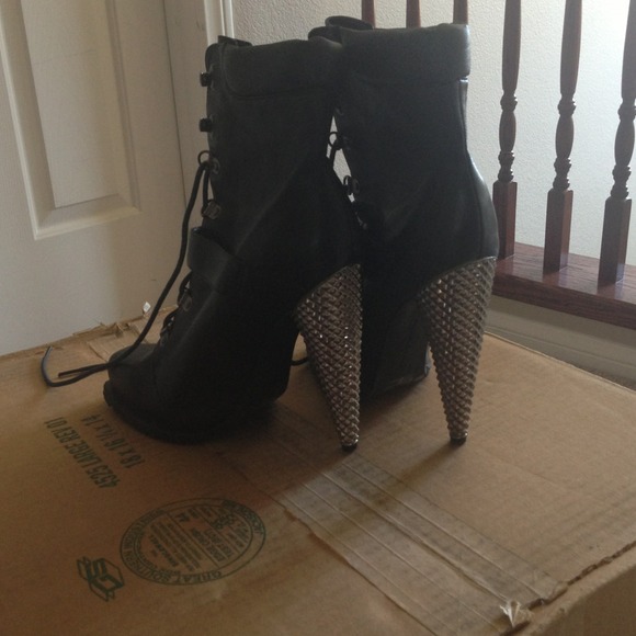 Ankle Booties - Unique Silver Heel - Picture 2 of 4