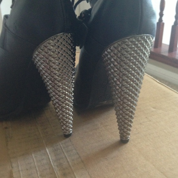 Ankle Booties - Unique Silver Heel - Picture 3 of 4