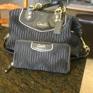 ✂REDUCED✂AUTHENTIC  LTD EDITION COACH BAG & WALLET