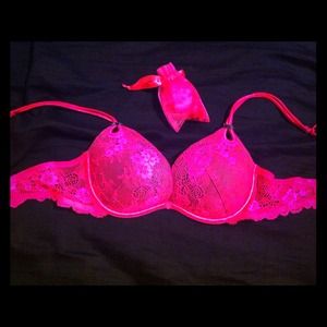 sold❤Victoria's Secret Plunge❤