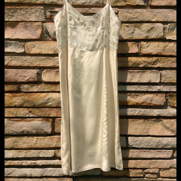 😍MJ Ivory Silk Dress😍FLASH SALE🎉👏Was$159💐👏 - Picture 2 of 4