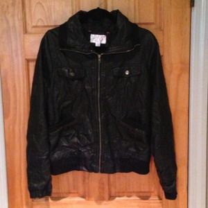 ⭐REDUCED!⭐NWOT black faux leather jacket