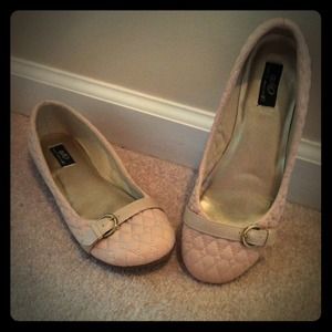 ⛔SOLD⛔ New! Cream Quilted Flats