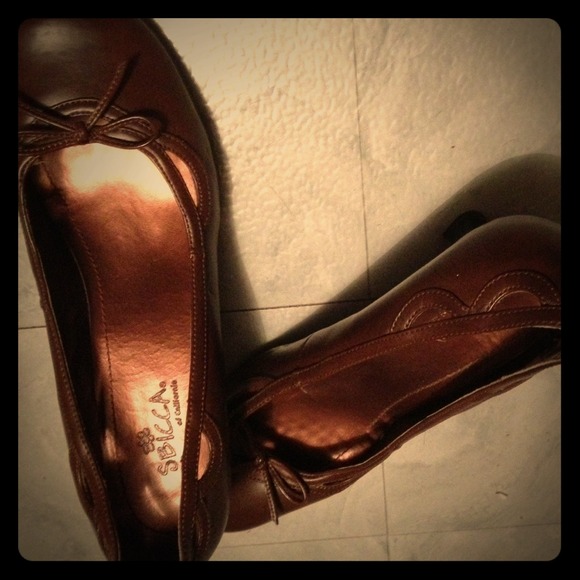 *Sold*******Size 9 chocolate color pumps