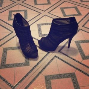 ✂️REDUCED✂️Awesome heels just too big 😔