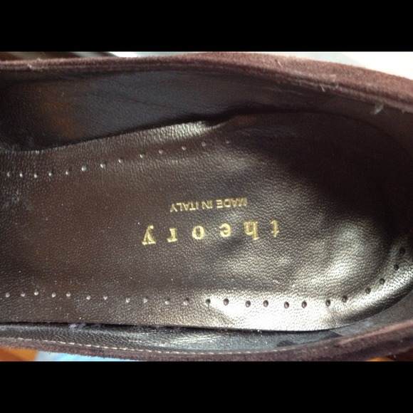 Theory Suede Heels Size 37 - Picture 3 of 3