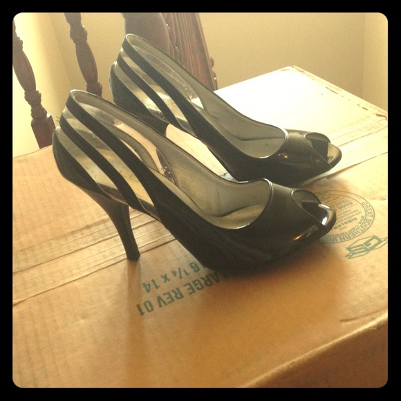 👣👑💘👣Black Peep Toe👣Patent Leather Comfy! 💖💖
