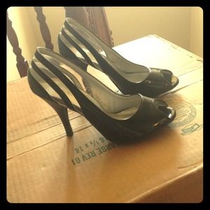 👣👑💘👣Black Peep Toe👣Patent Leather Comfy! 💖💖