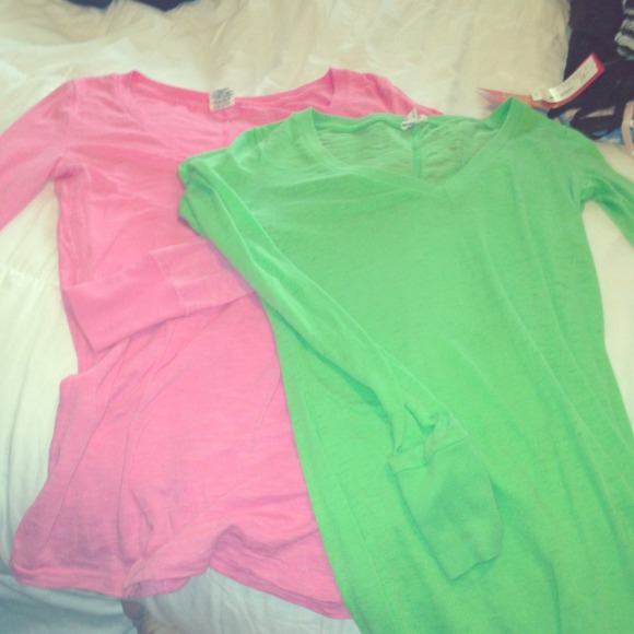 2 Vs Pink Long Sleeve Shirts