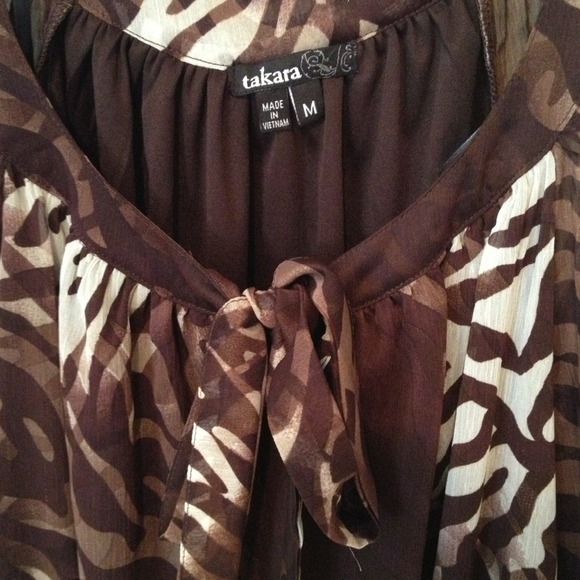 🔴donated locally 🔴TAKARA blouse - Picture 3 of 3