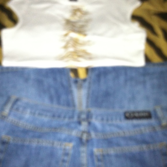 XOXO Sleeveless Shirt with split in skirt